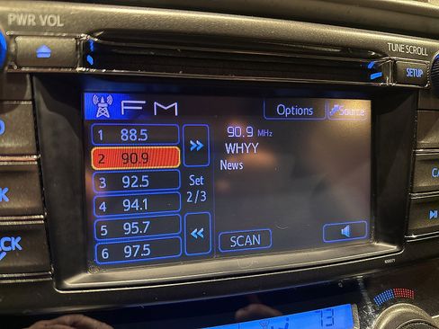 Used 2013 Toyota RAV4 XLE image 34