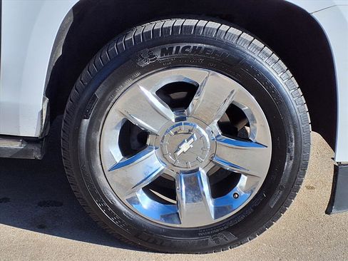 Used 2020 Chevrolet Suburban Premier image 26