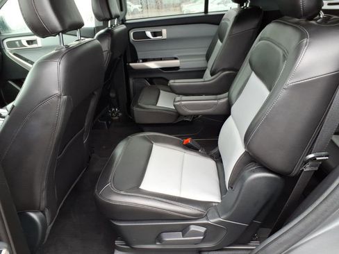 Used 2023 Ford Explorer XLT w/ Equipment Group 202A image 11
