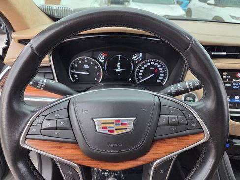 Used 2018 Cadillac XT5 Platinum w/ Driver Assist Package AWD/4WD image 30