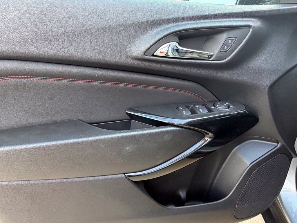 Used 2024 Chevrolet Trax RS w/ Driver Confidence Package FWD image 17