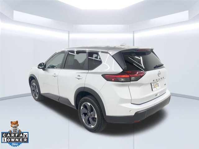 Used 2024 Nissan Rogue SV FWD image 3