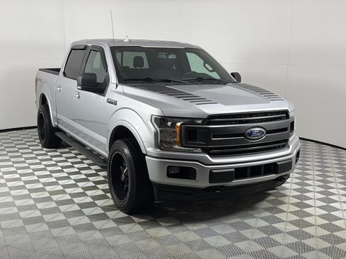 Used 2018 Ford F150 XLT w/ Equipment Group 302A Luxury AWD/4WD image 3
