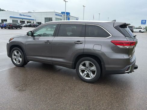 Used 2017 Toyota Highlander Limited AWD/4WD image 4