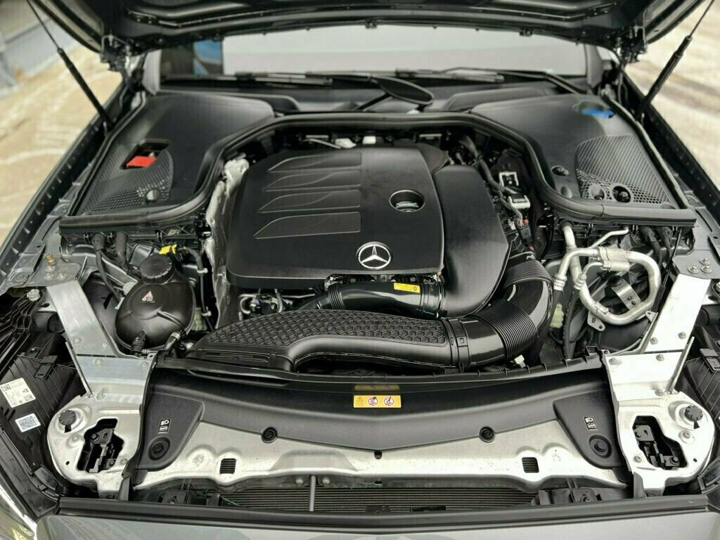 Used 2023 Mercedes-Benz E 350 4MATIC Sedan image 10