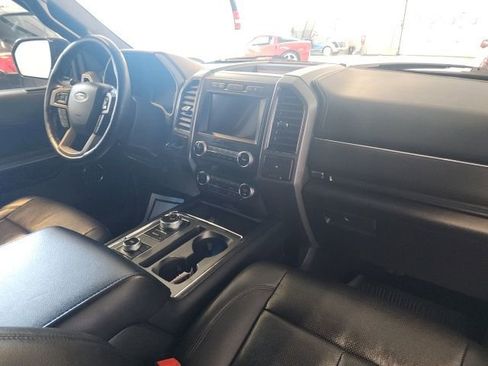 Used 2019 Ford Expedition XLT w/ Equipment Group 202A AWD/4WD image 21