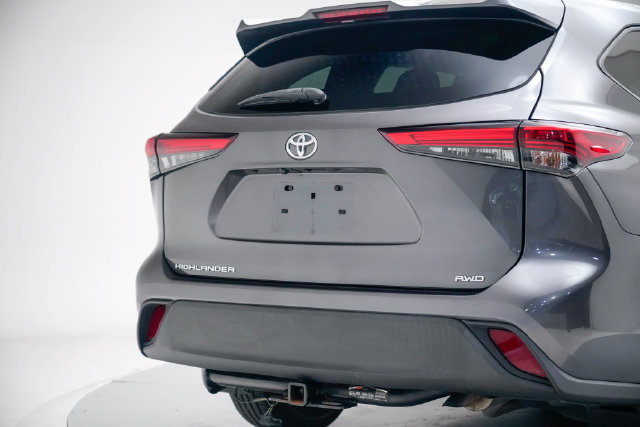 Used 2021 Toyota Highlander L AWD/4WD image 22