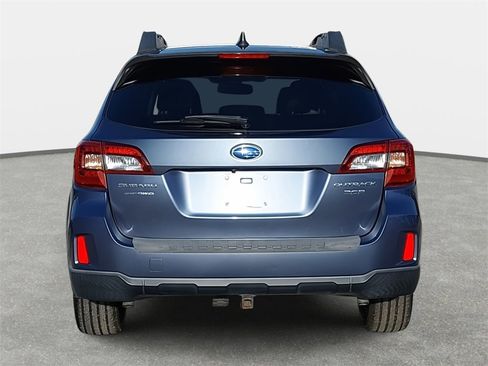 Used 2016 Subaru Outback 3.6R Limited image 6