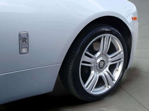 Used 2014 Rolls-Royce Wraith RWD image 19