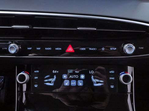 Certified 2026 Genesis GV70 2.5T AWD/4WD image 16