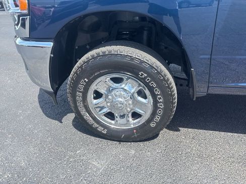 Used 2024 RAM 2500 Tradesman w/ Chrome Appearance Group image 10