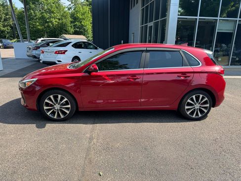 Used 2019 Hyundai Elantra GT FWD image 2
