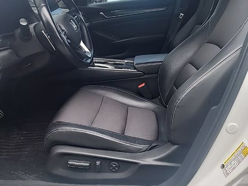 Used 2018 Honda Accord Sport image 7