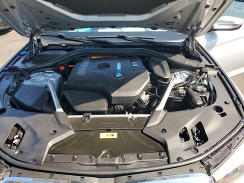 Used 2018 BMW 530e w/ Premium Package 2 image 26