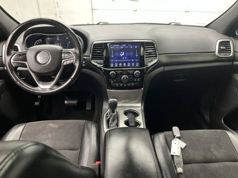 Used 2019 Jeep Grand Cherokee Altitude AWD/4WD image 4