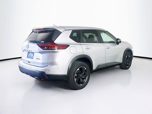 Used 2024 Nissan Rogue SV AWD/4WD image 9