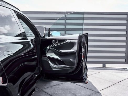 Used 2025 Aston Martin DBX 707 image 21