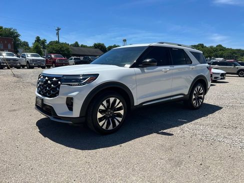 Used 2025 Ford Explorer Platinum w/ LUX Leather Package AWD/4WD image 4
