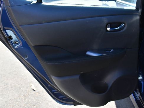 Used 2025 Nissan Leaf S FWD image 32