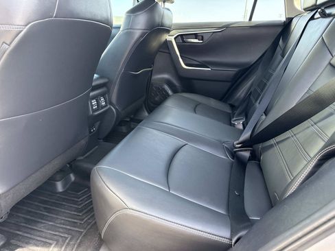 Used 2020 Toyota RAV4 Limited FWD image 15
