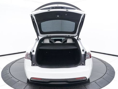 Used 2022 Tesla Model S Plaid image 7