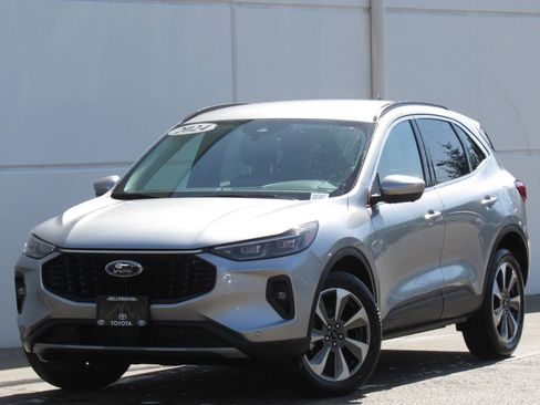 Used 2024 Ford Escape Platinum AWD/4WD image 1