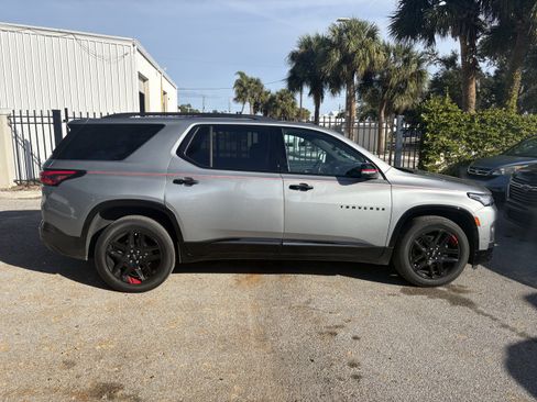 Certified 2023 Chevrolet Traverse Premier w/ Redline Edition image 8
