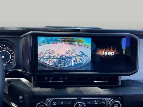 Used 2024 Jeep Wrangler Unlimited Sport AWD/4WD image 27