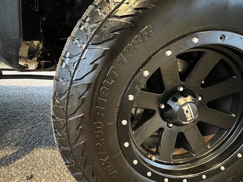 Used 2009 Toyota Tundra 4x4 CrewMax image 11