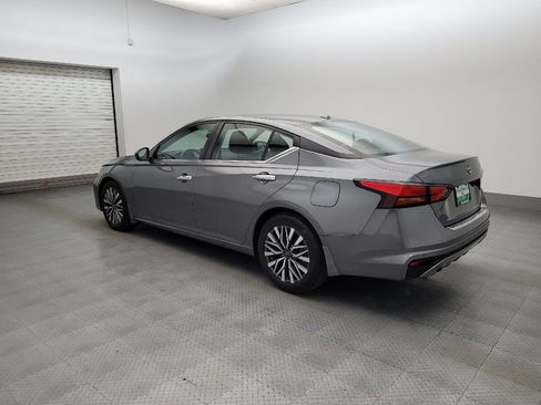 Used 2023 Nissan Altima 2.5 SV w/ SV Premium Package FWD image 3
