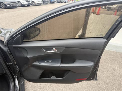 Used 2021 Kia Forte LXS FWD image 12