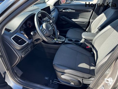 Certified 2023 Kia Seltos S w/ Navigation Package image 9