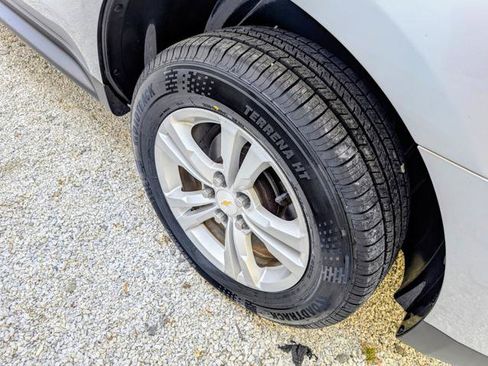 Used 2015 Chevrolet Equinox LS FWD image 9