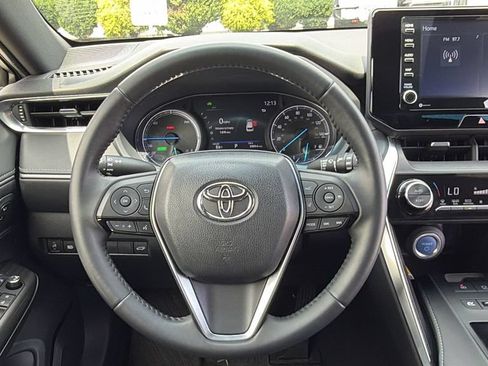 Used 2022 Toyota Venza XLE AWD/4WD image 15