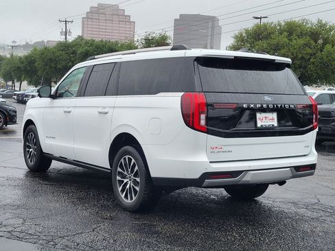 Used 2025 Ford Expedition Max Platinum AWD/4WD image 3