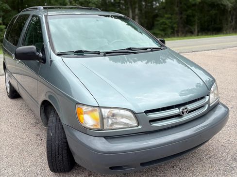 Used 1999 Toyota Sienna CE FWD image 8
