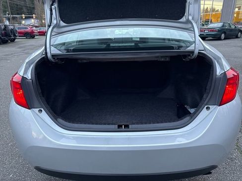 Used 2019 Toyota Corolla SE image 40