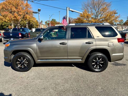 Used 2011 Toyota 4Runner SR5 image 2