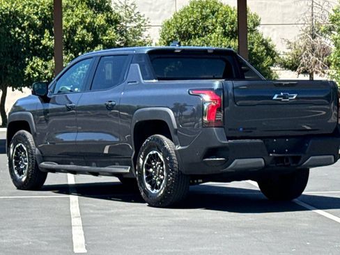 Used 2026 Chevrolet Silverado EV Trail Boss AWD/4WD image 3