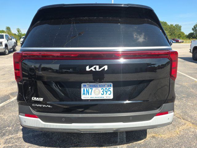 Used 2026 Kia Carnival EX FWD image 3