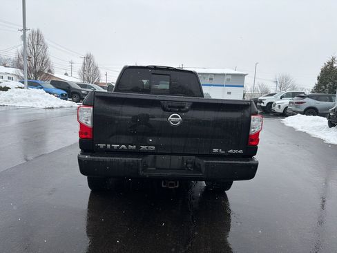 Used 2016 Nissan Titan SL image 4