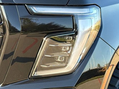 Used 2025 GMC Yukon AT4 Ultimate AWD/4WD image 4