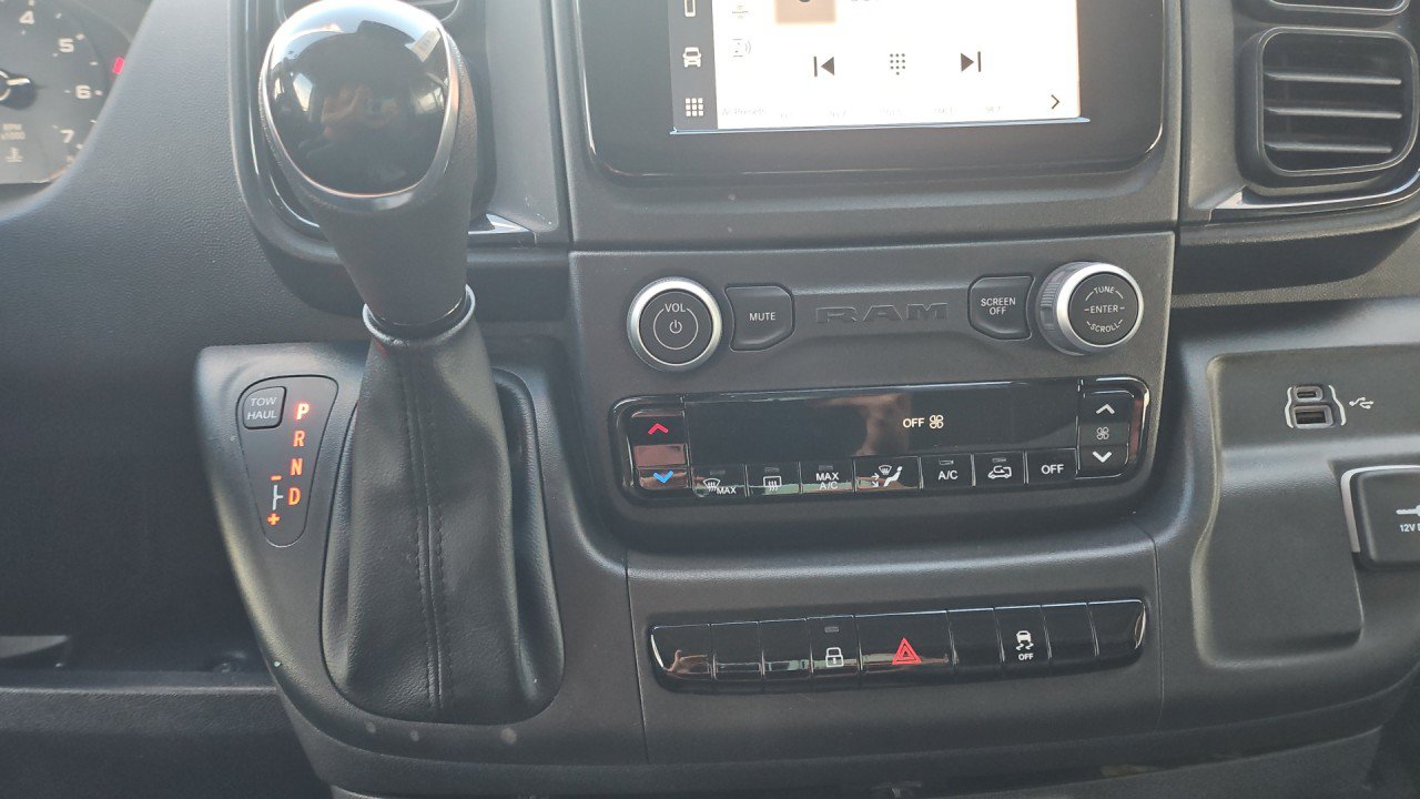 Used 2025 RAM ProMaster 2500 w/ Convenience Group FWD image 21
