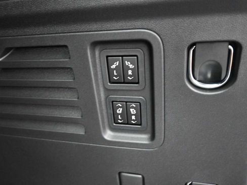 New 2026 GMC Acadia Denali Ultimate w/ LPO, Floor Liner Package image 31