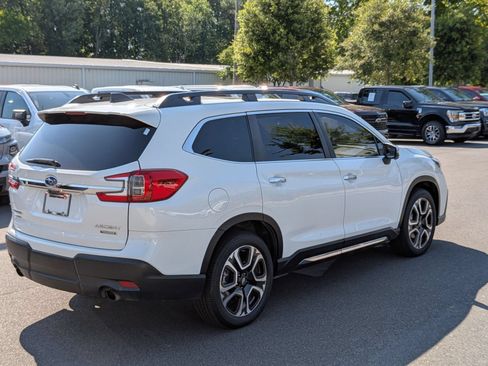 Used 2023 Subaru Ascent Touring AWD/4WD image 3