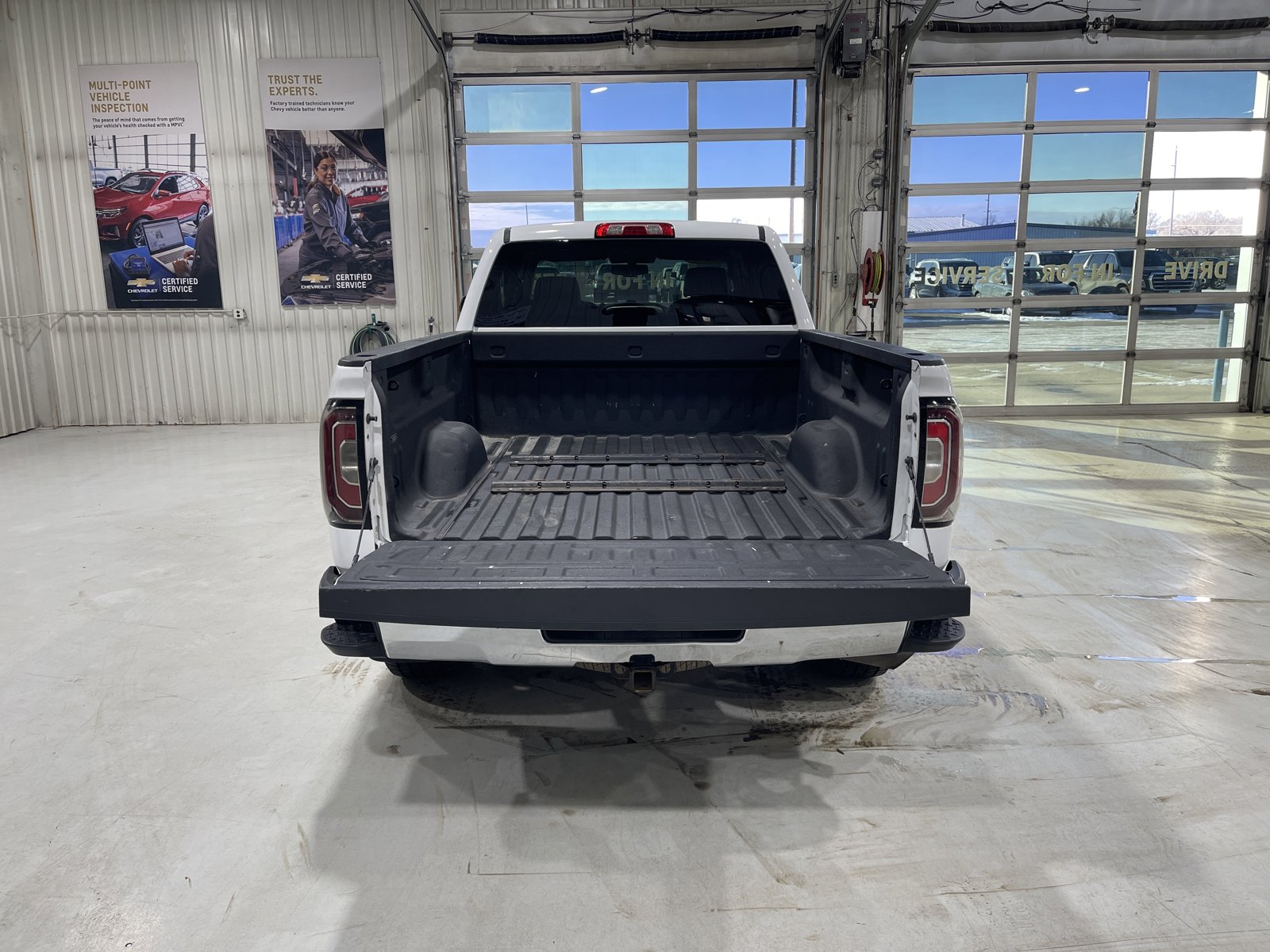 Used 2017 GMC Sierra 1500 SLT w/ SLT Premium Package AWD/4WD image 15
