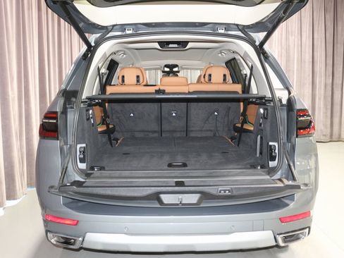 Certified 2023 BMW X7 xDrive40i w/ Executive Package image 12