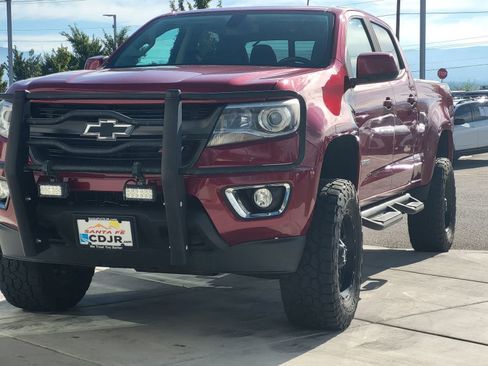Used 2017 Chevrolet Colorado Z71 AWD/4WD image 7