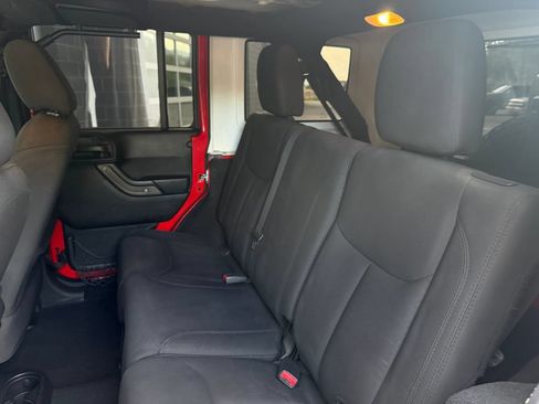 Used 2018 Jeep Wrangler Unlimited Sport S AWD/4WD image 34