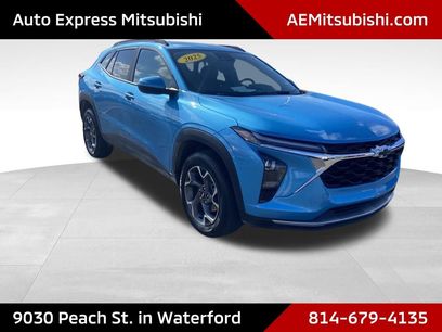Used 2025 Chevrolet Trax LT w/ LPO, Blackout Package
